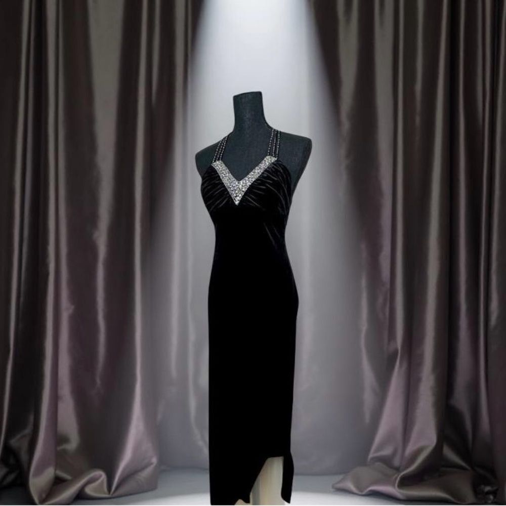 DAVE & JOHNNY by Laura Ryner Black Velvet Formal Dress Size 3/4